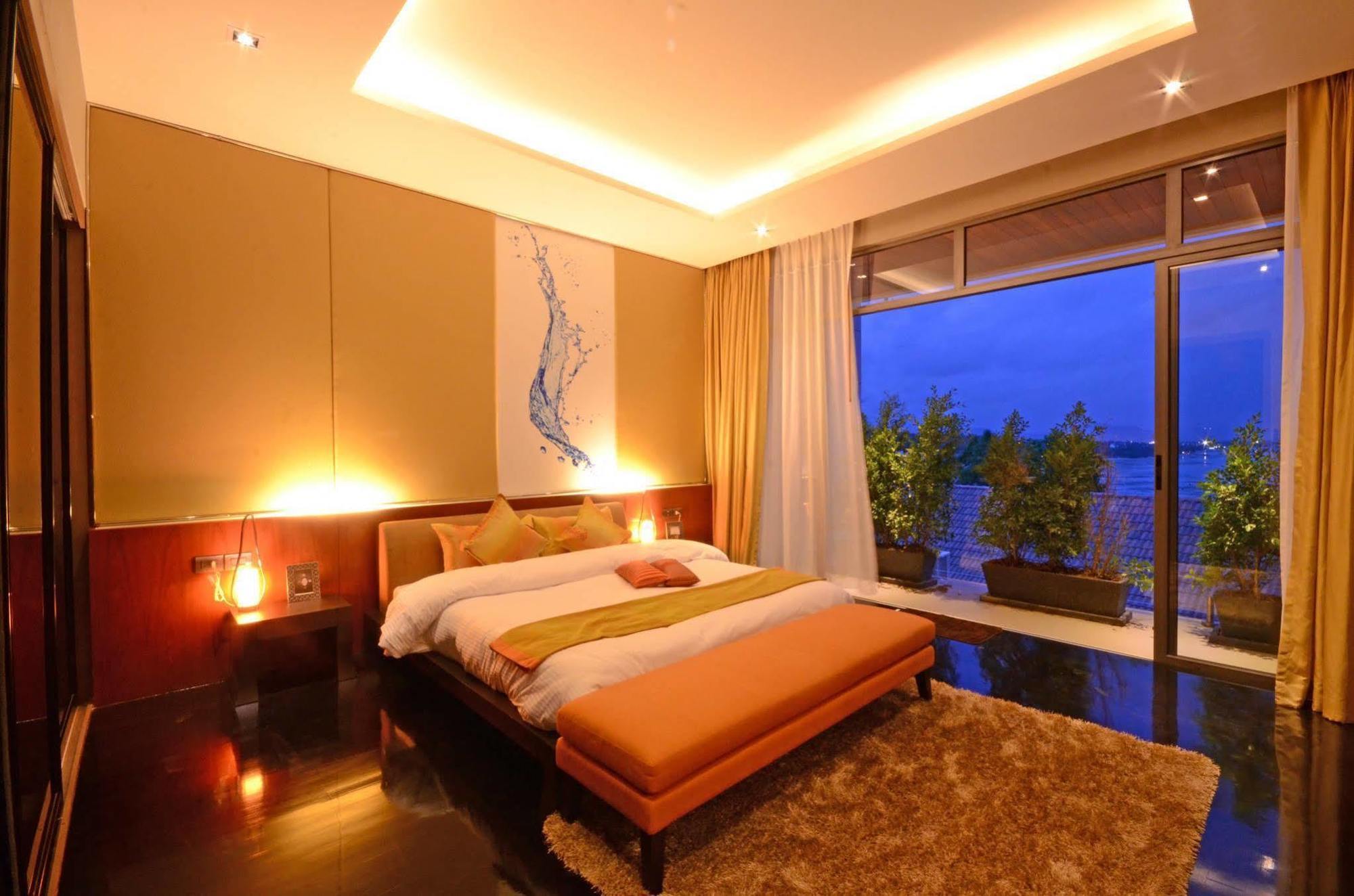 Aqua Villa Rawai Exterior photo